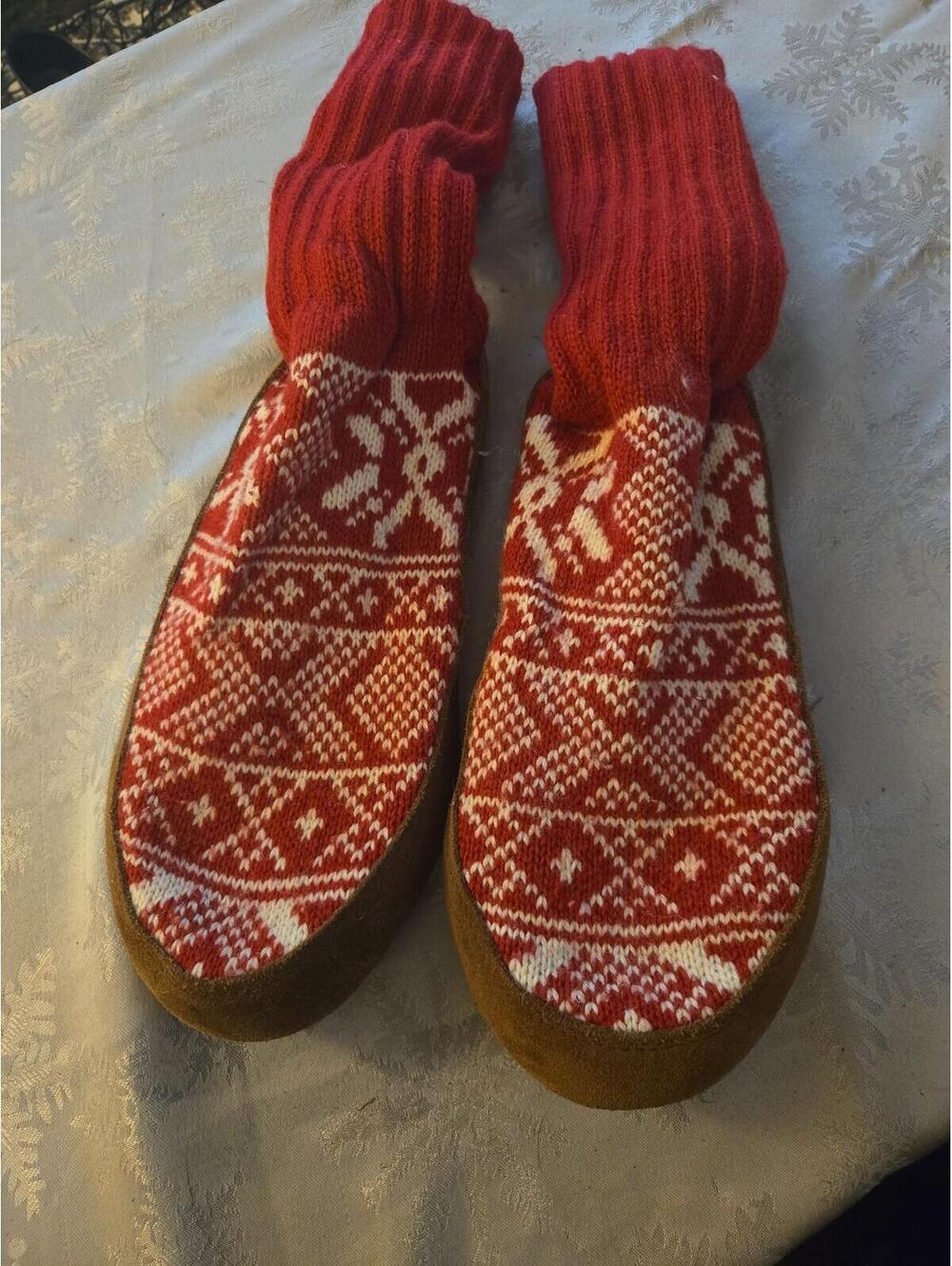 L.L. Bean Suede Slipper Socks Red Fair Isle Pattern Size W 9-10